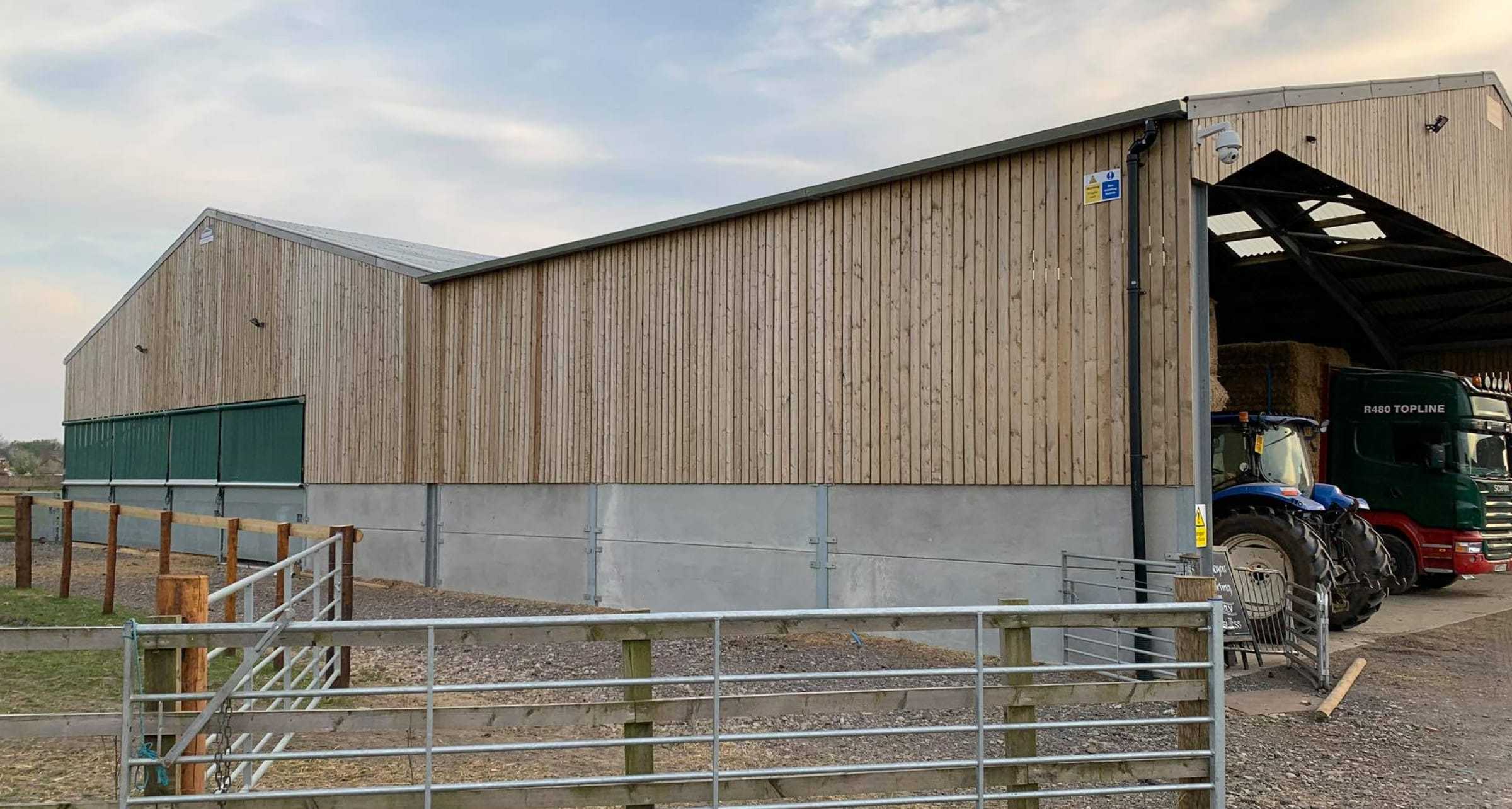 Cattle Building & Straw Storage